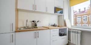 kitchen cabinet colors for small kitchens