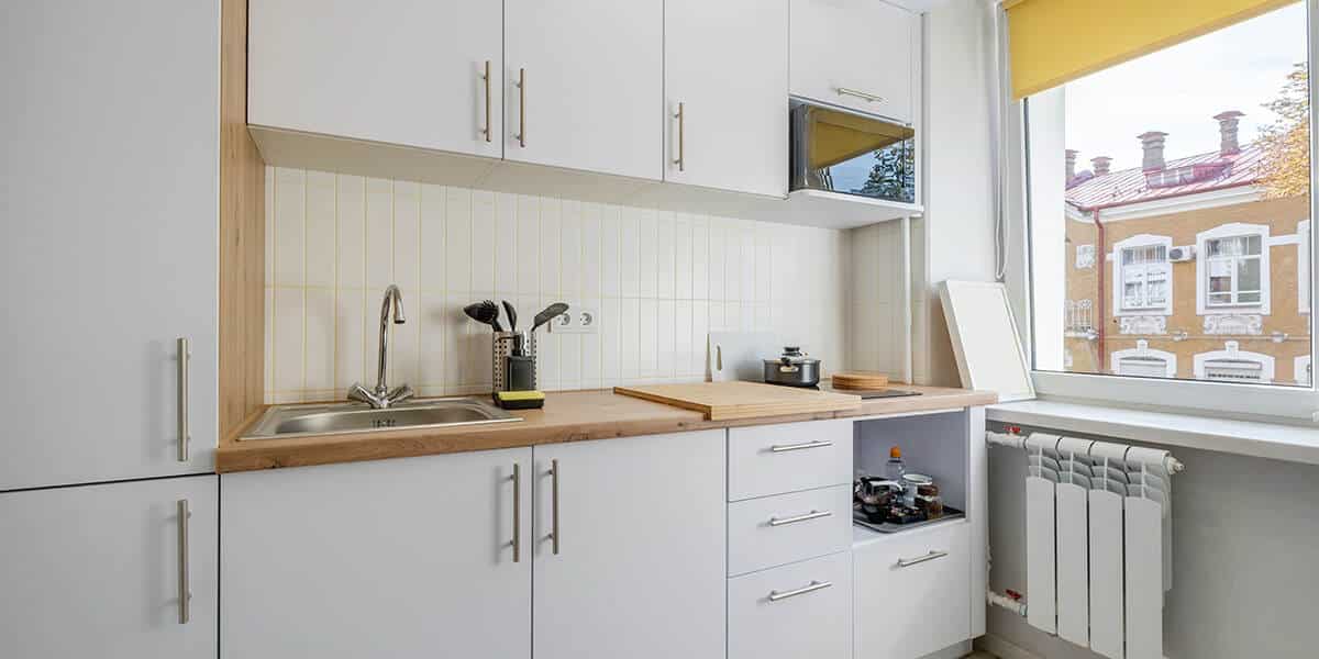 Kitchen Cabinet Colors for Small Kitchens: Tips for a Spacious Look 4 kitchen cabinet colors for small kitchens